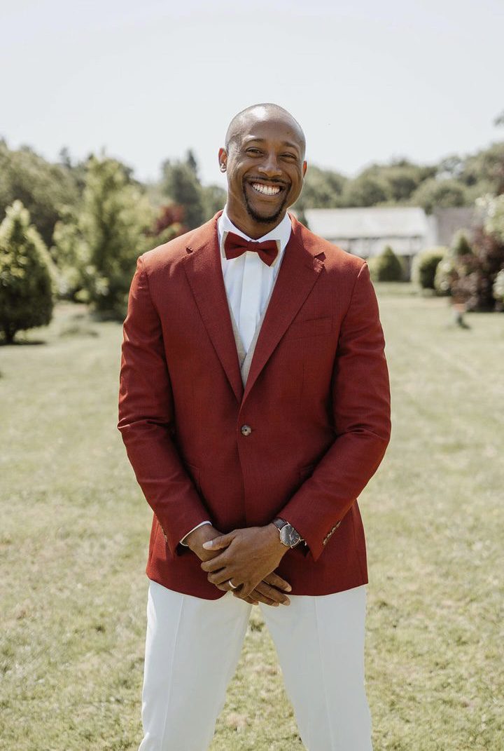 Costume rouge sur mesure de mariage