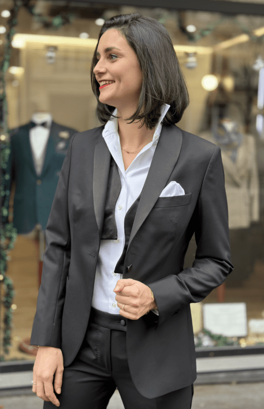 Smoking sur mesure pour femme