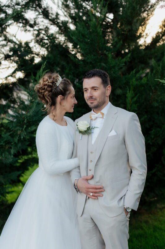 Costume 3 pièces beige sur mesure pour un mariage